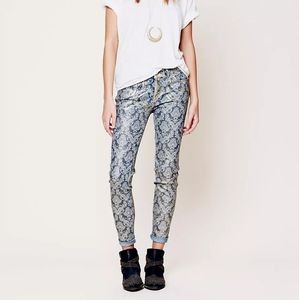 Free People waist 27 blue Baroque printed skinny jeans low rise
